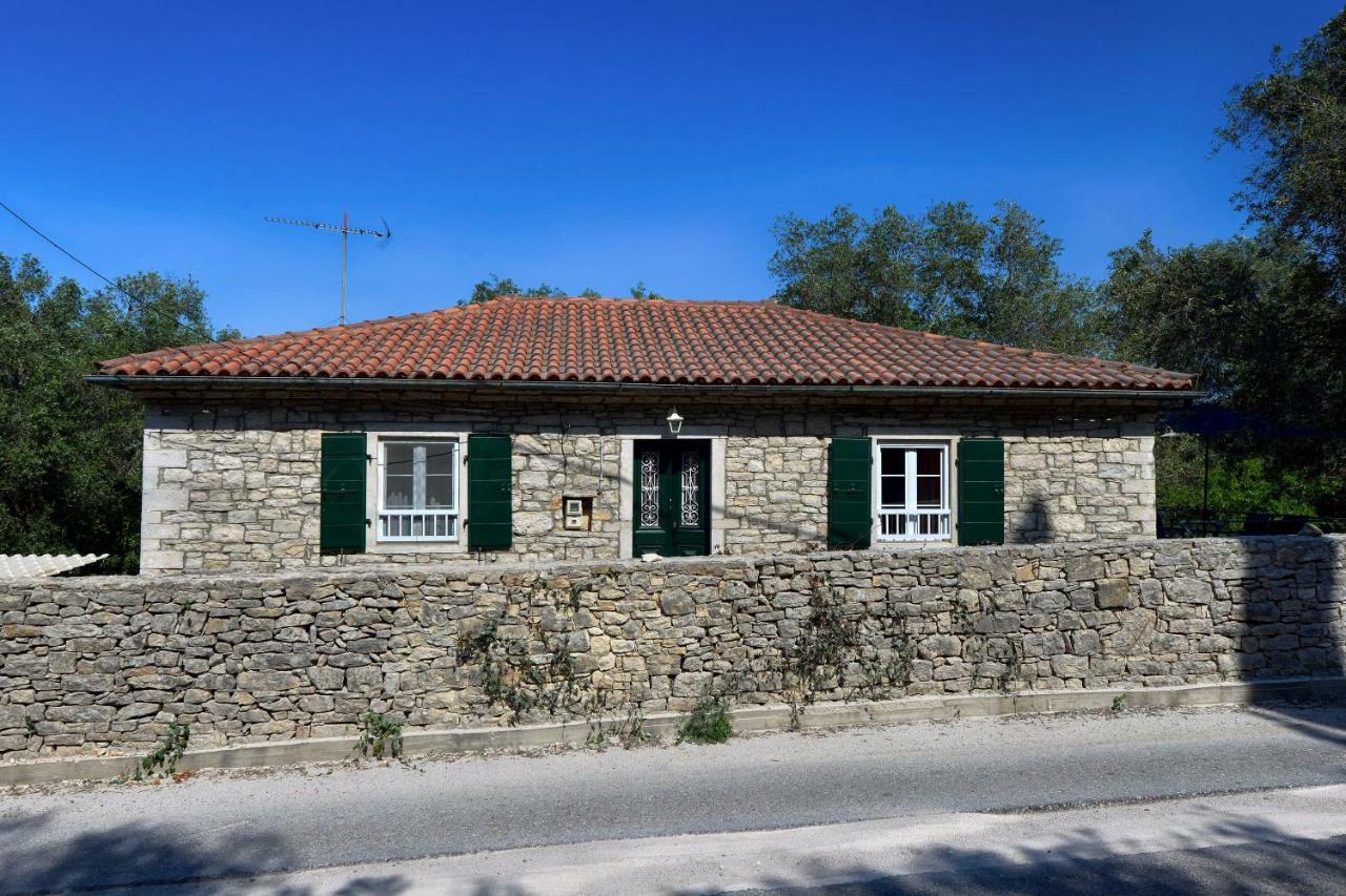 Mikroulis Residence Mastoratika Esterno foto